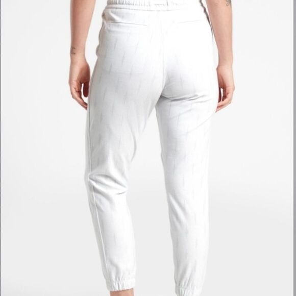 ATHLETA Farallon Printed Jogger, Spliced Magic Veil Grey, Size 24 - Picture 2 of 11